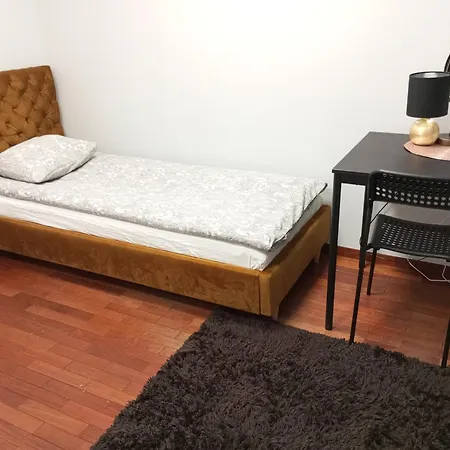 호스텔 Solidarnosci155guestrooms