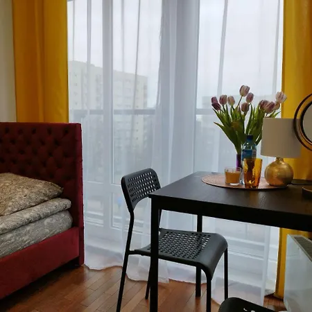 호스텔 Solidarnosci155guestrooms