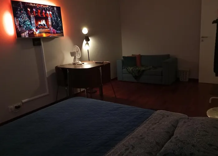 Хостел Solidarnosci155guestrooms Варшава