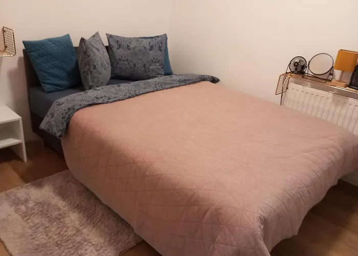 Хостел Solidarnosci155guestrooms *