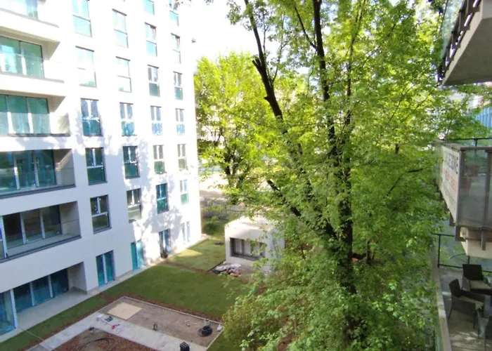 Хостел Solidarnosci155guestrooms Варшава